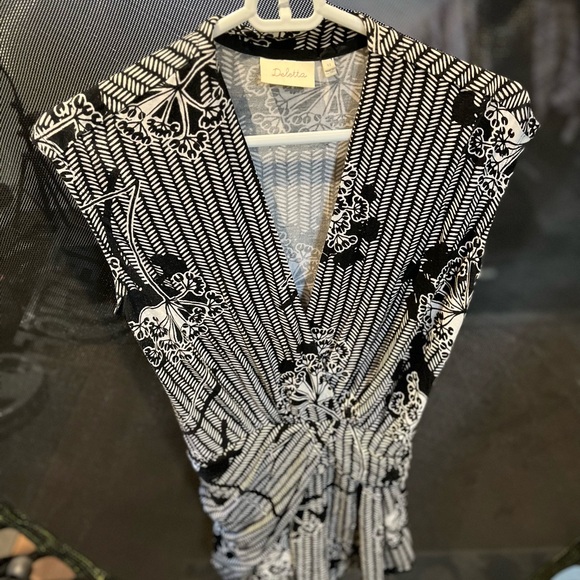 Anthropologie Deletta size xsmall top - Picture 3 of 4